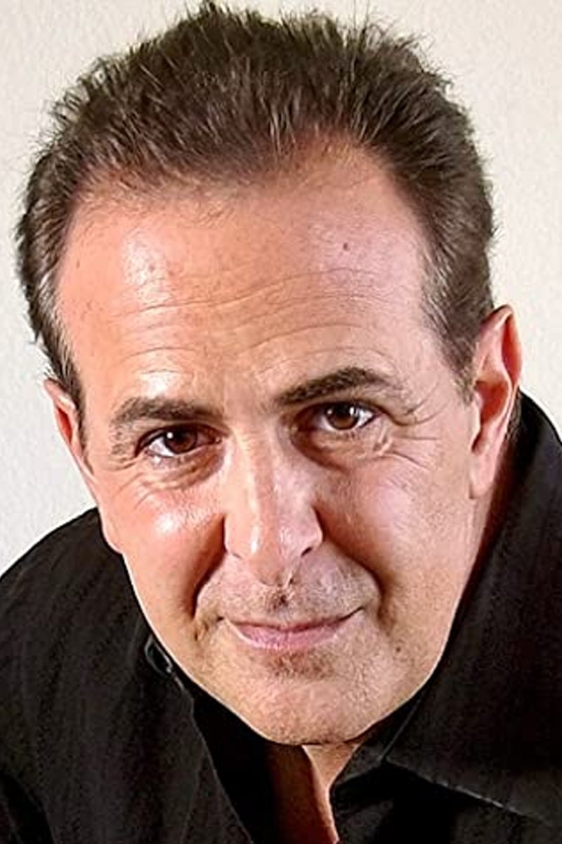 et billede af John F. Henry II