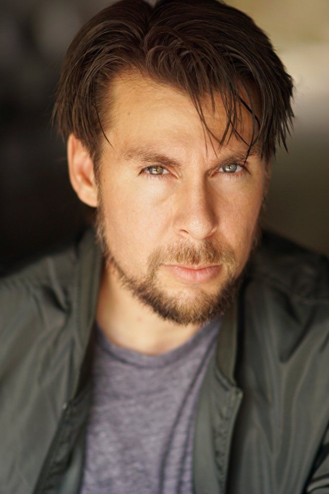 et billede af Anthony Paderewski