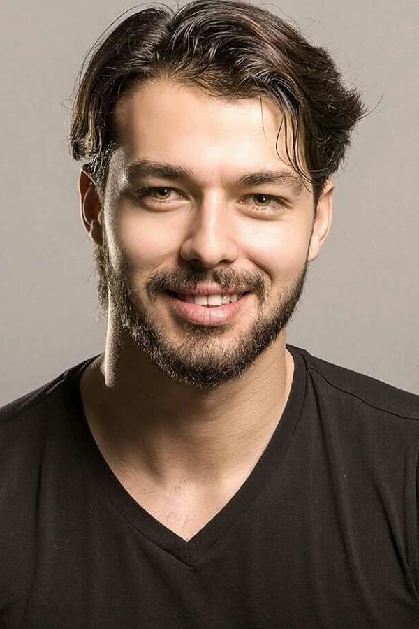 et billede af Hilmi Cem İntepe