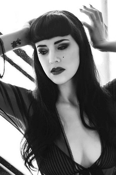 et billede af Hazel Honeysuckle