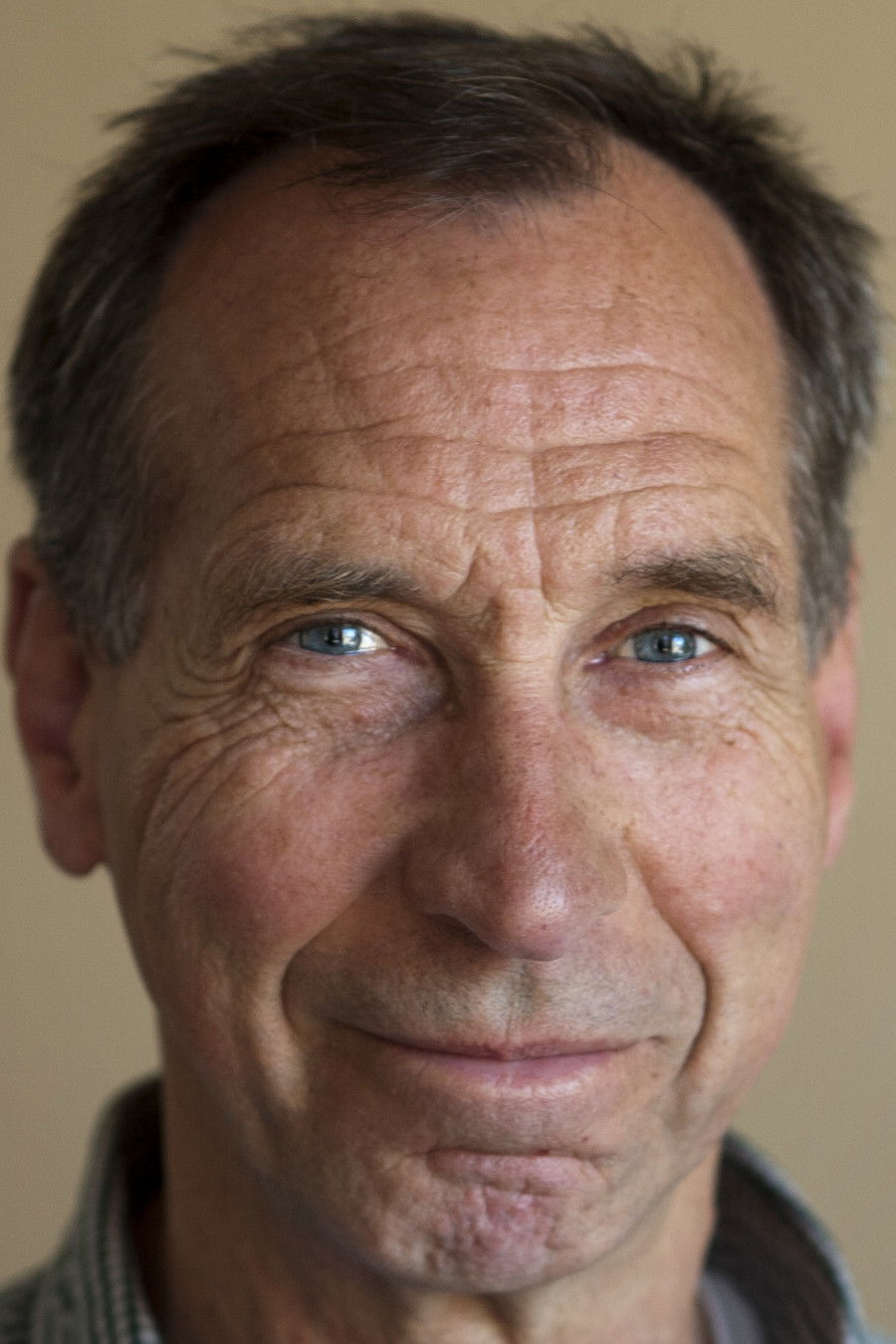 et billede af Han Römer