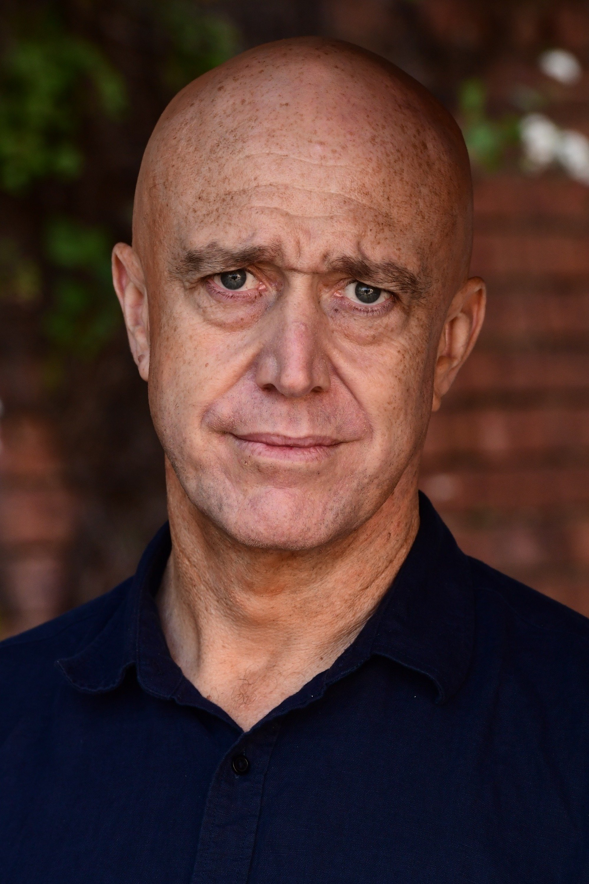 et billede af Alistair Bates