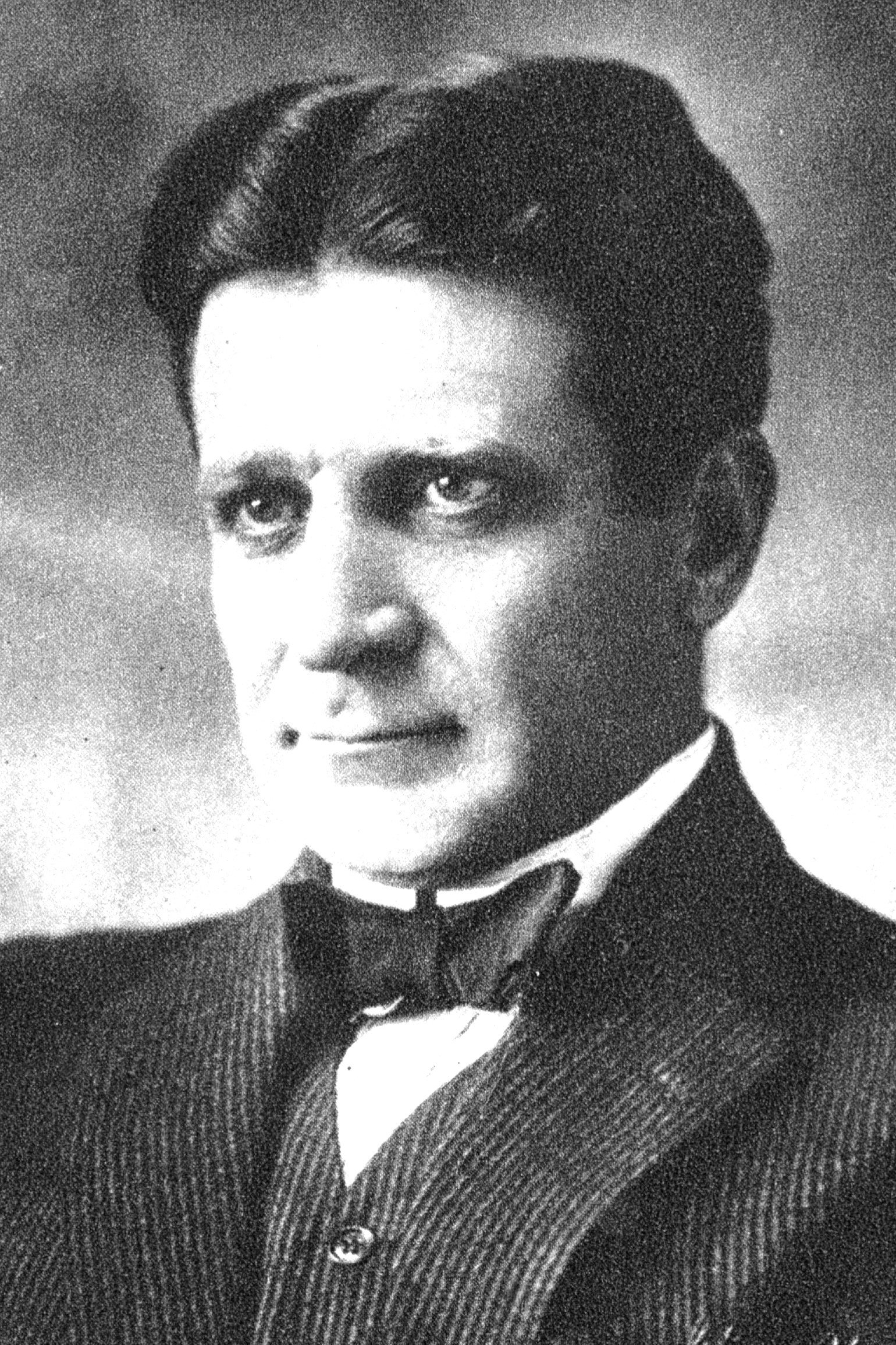 et billede af Ned Finley