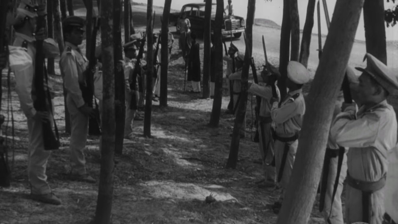 Vĩ Tuyến 17 Ngày Và Đêm (1973)