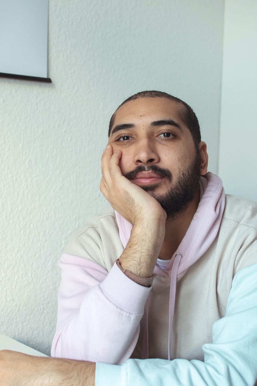 et billede af Sam Abbas