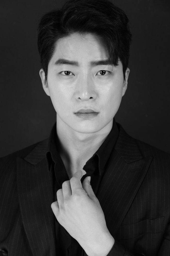 et billede af Woo Choong-hyun