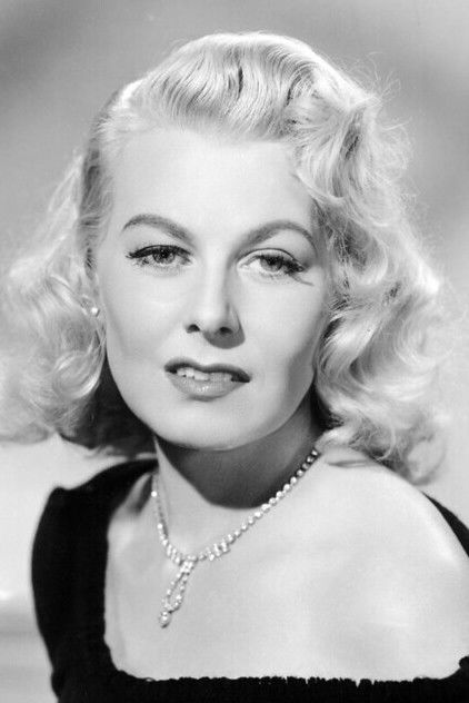 et billede af Syra Marty