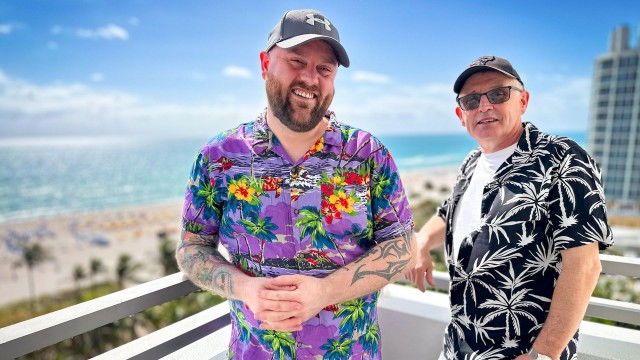 Rich Holiday, Poor Holiday S04E01 backdrop