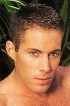 et billede af Logan Reed