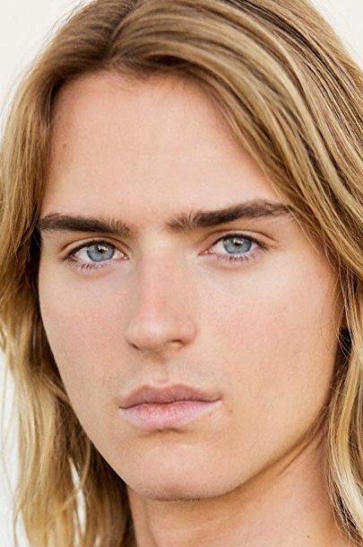 et billede af Luke Eisner