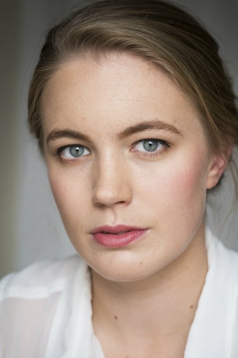 et billede af Anthea Hill