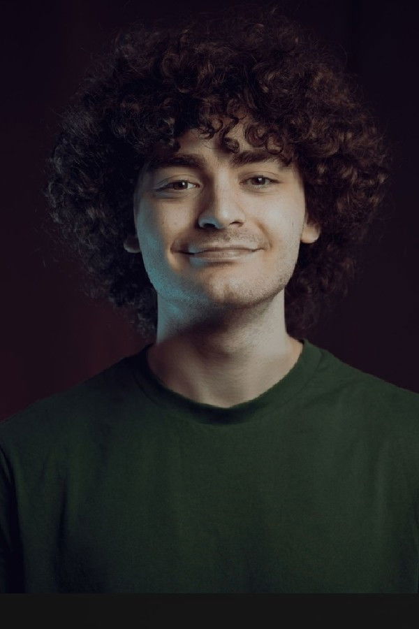 et billede af Zachary Douglas