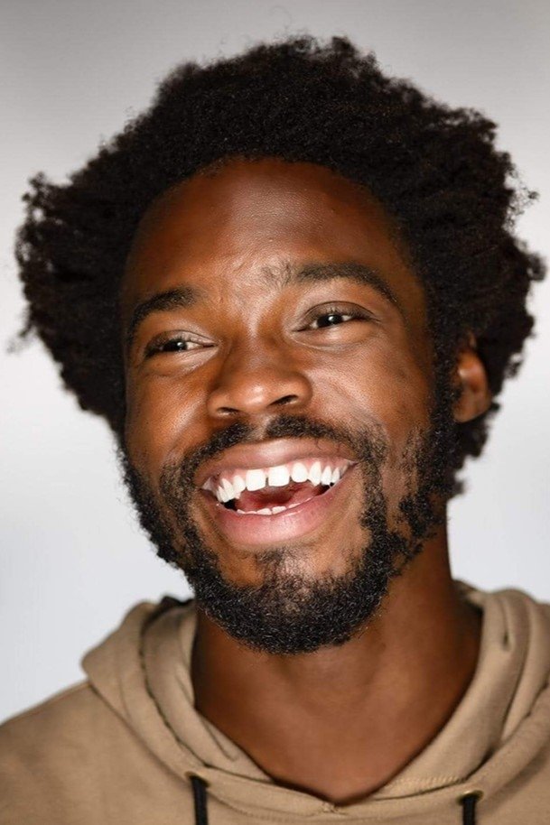 et billede af Yedoye Travis