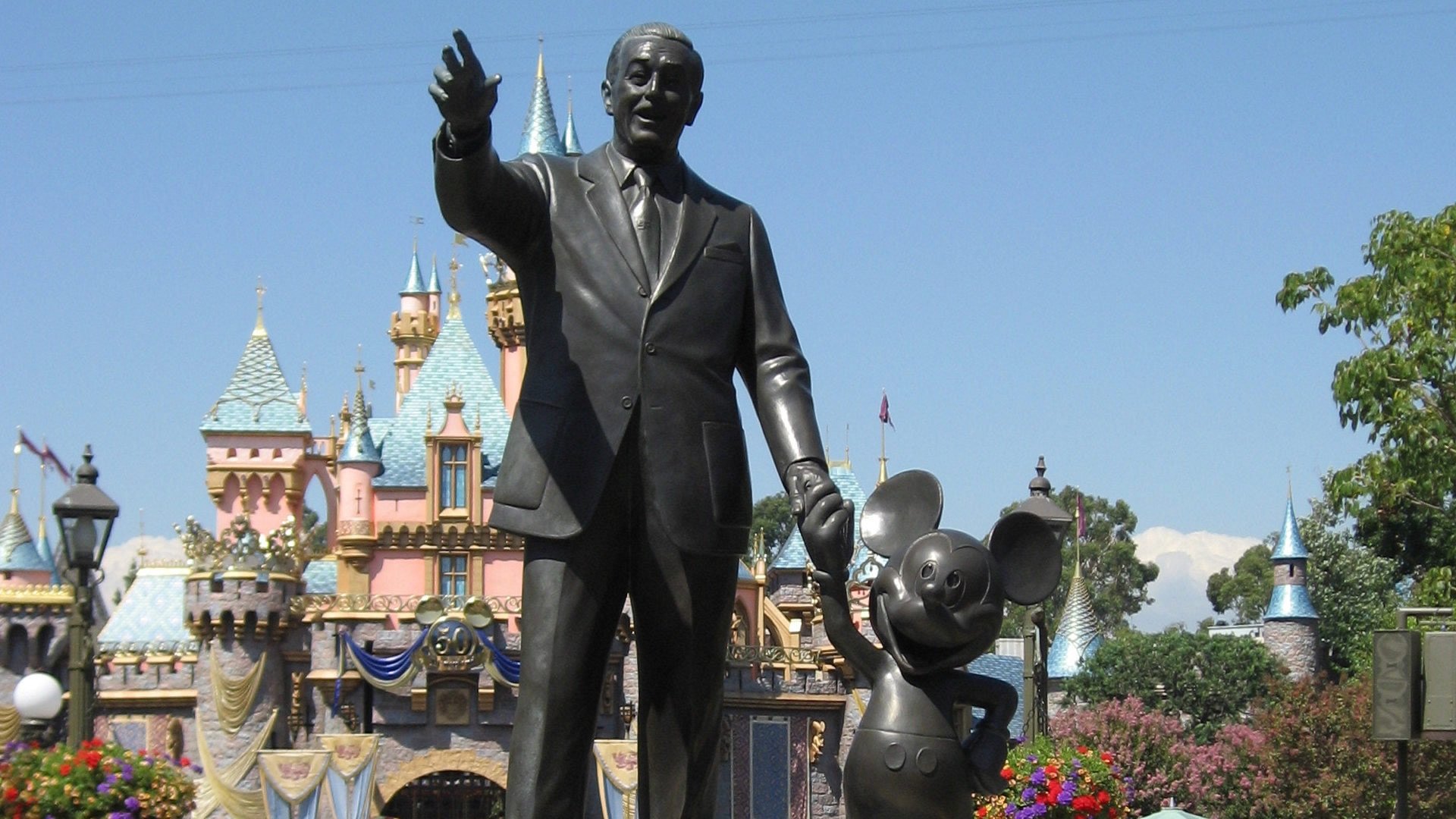 Walt Disney Treasures - Disneyland: Secrets, Stories and Magic backdrop