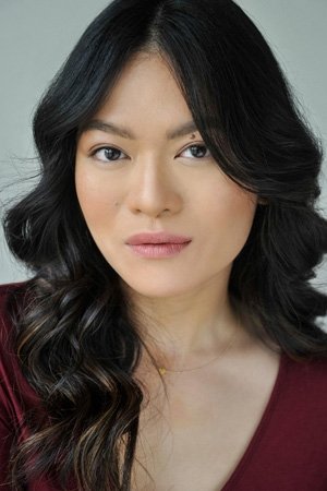 Natasha Cheng as Asgardian Stagehand