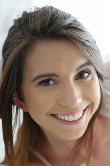 et billede af CeCe Capella