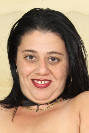 et billede af Tanya Tung