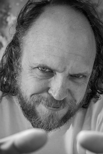 et billede af Andrew Leavold