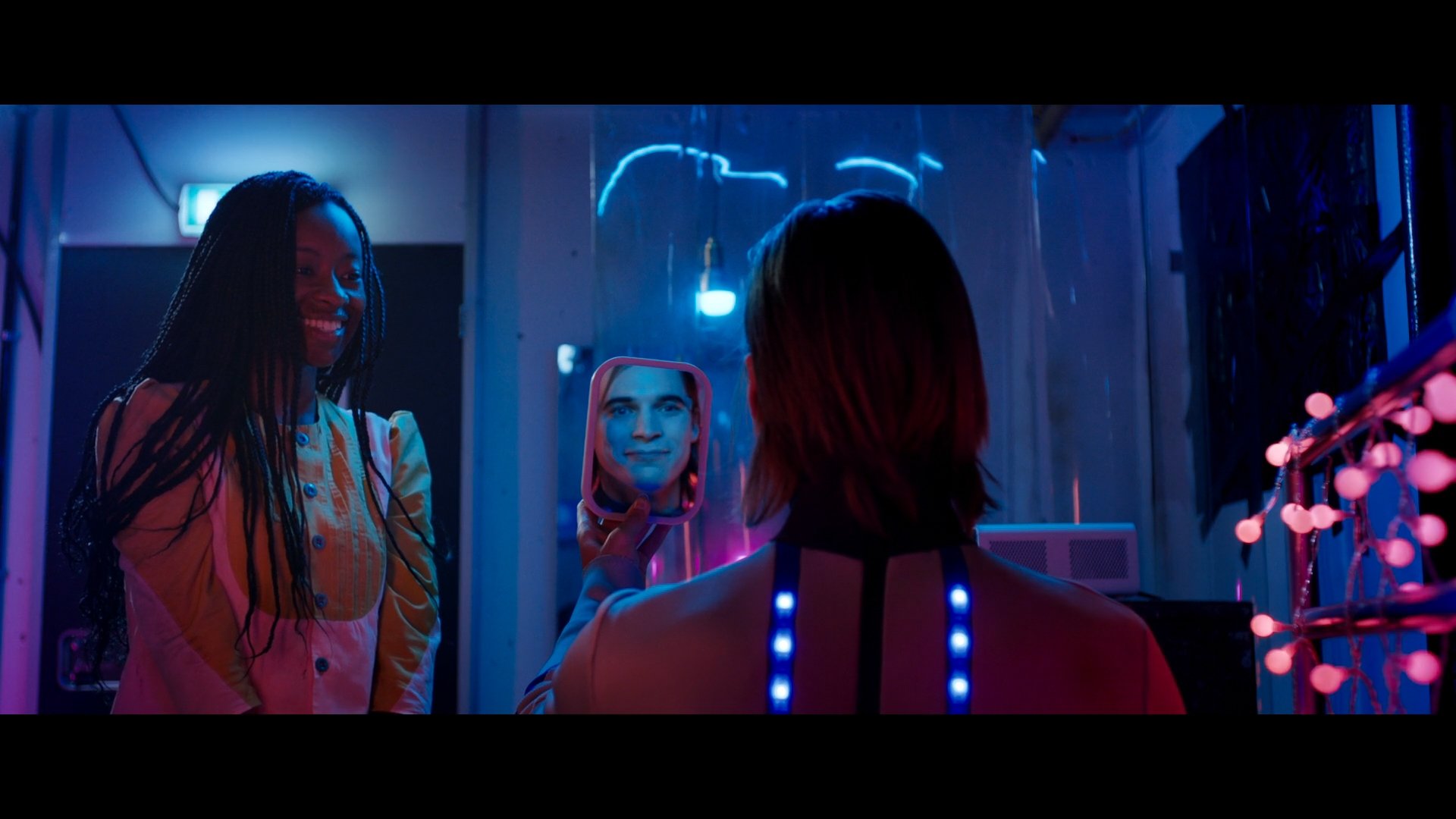 Imagem do Filme Maeve in the Dark