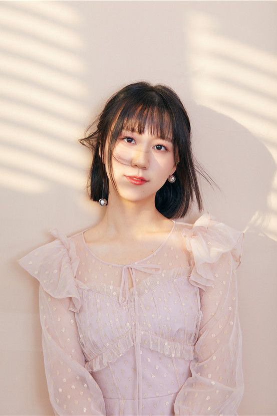 et billede af Rae Xie