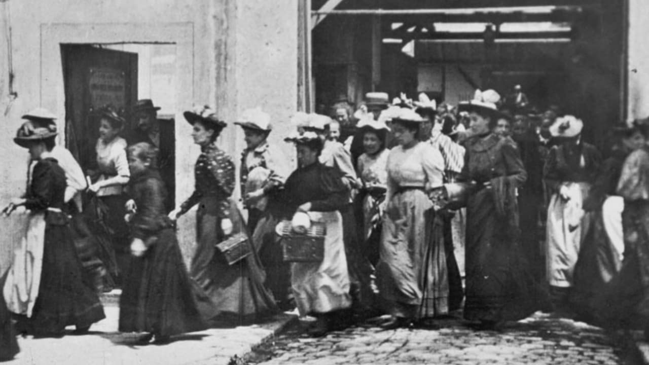 Arbeiter verlassen die Lumière-Werke