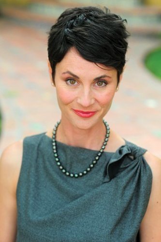 et billede af Beth Malone