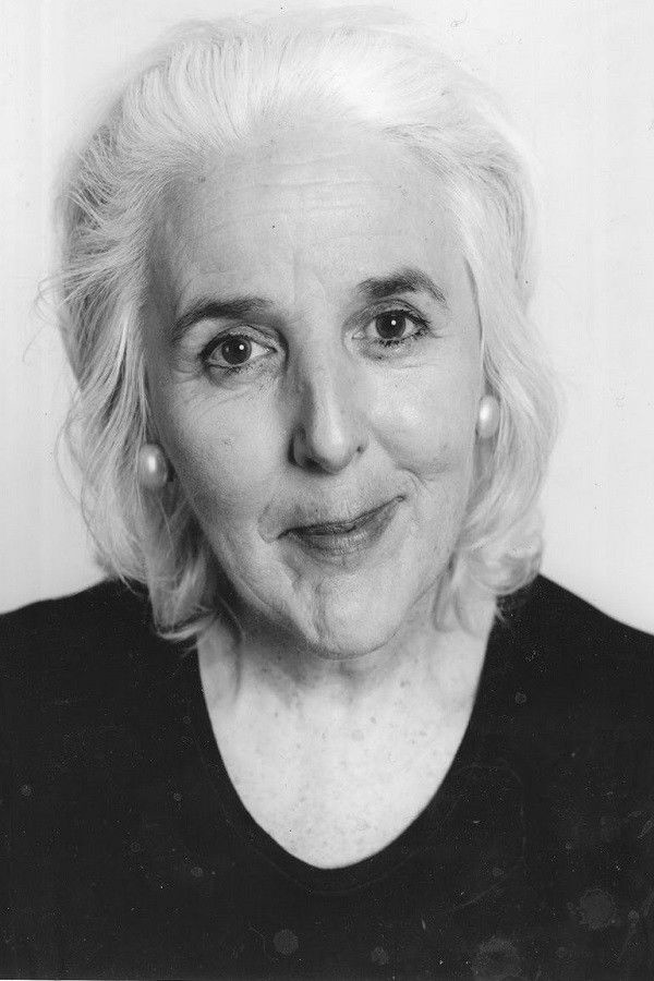 et billede af Roma Tomelty