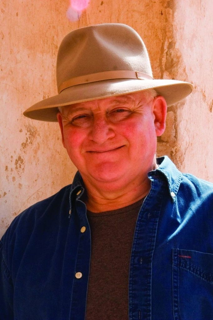 et billede af John Romer