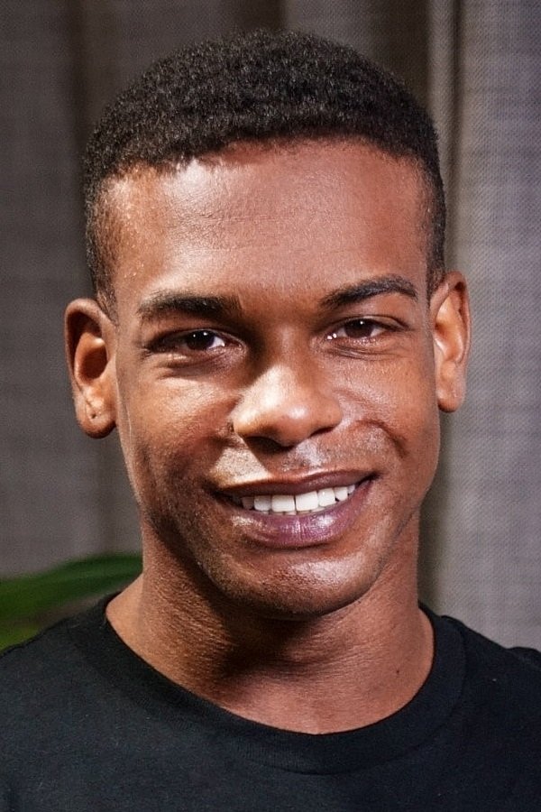 et billede af Adrian Hart