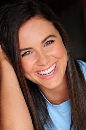 et billede af Ashley Roxburgh