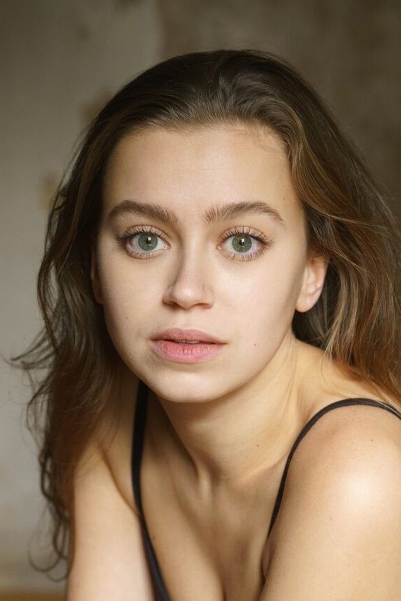 Alexandra Pfeifer's picture in the cast