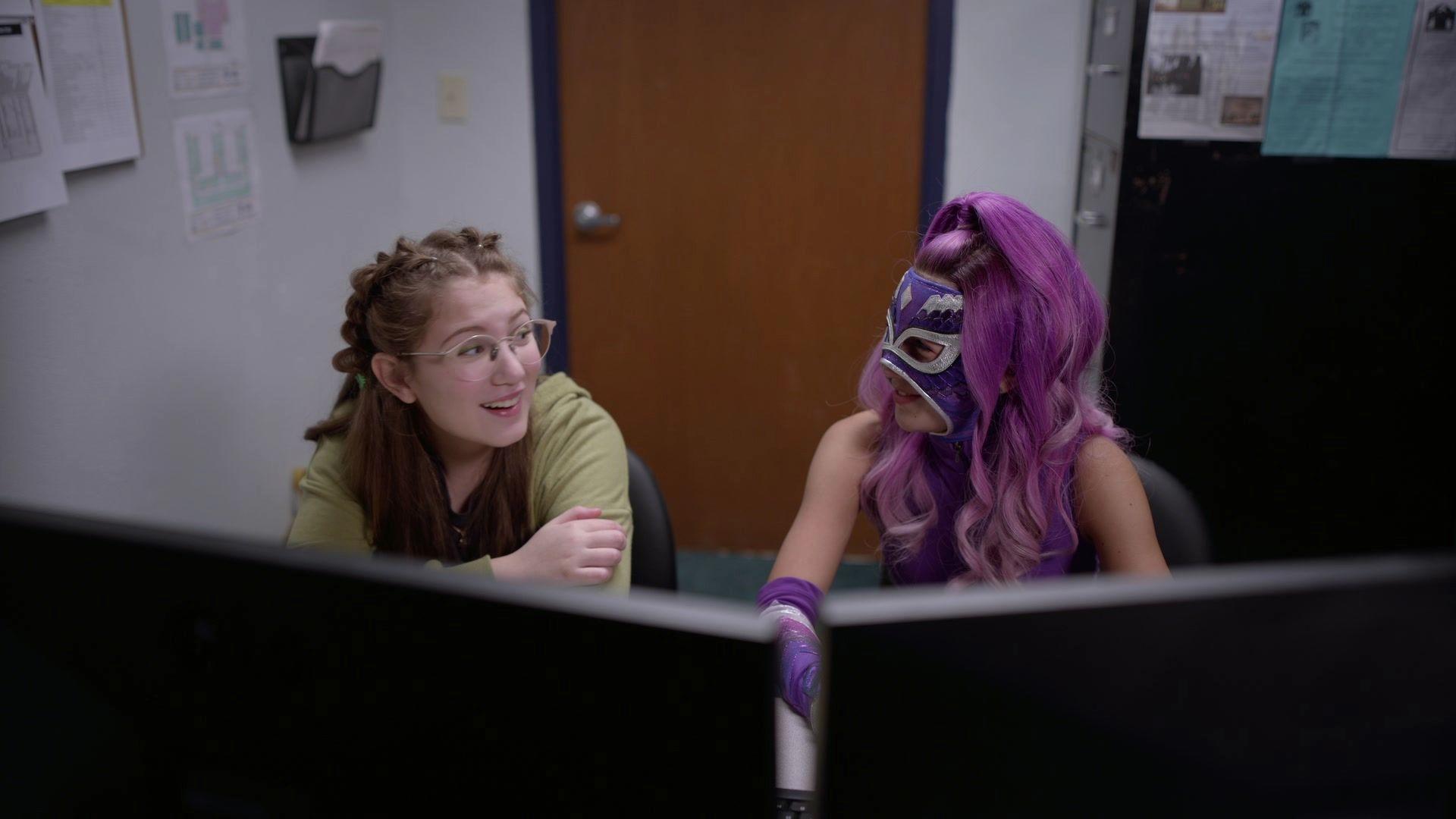 Thumbnail for ¡Chisme! ¡Chisme! Read all about it! Season 1 Episode 6
