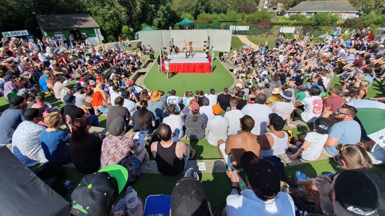Imagem do Filme RIPTIDE Bank Holiday Wrestling Show One