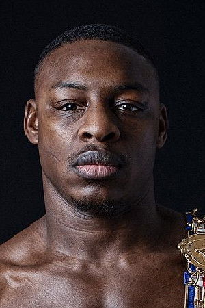 et billede af Dan Azeez