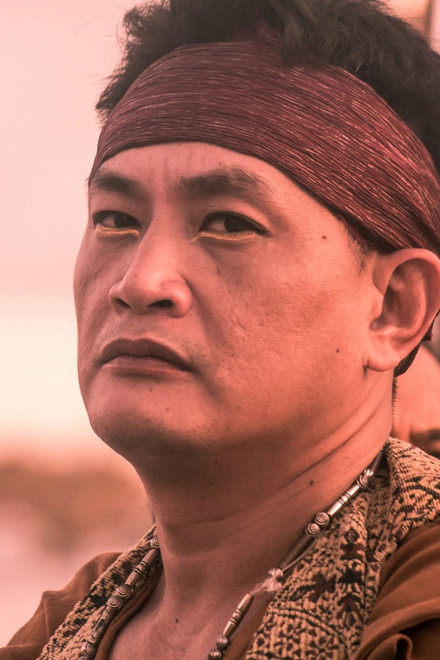 et billede af Jun Nayra