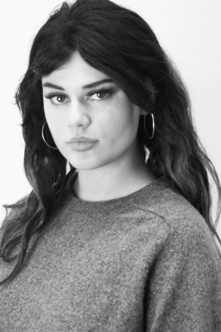 et billede af Sass Jones