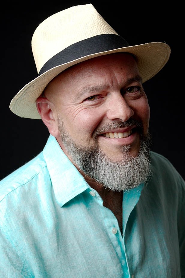 et billede af Carlos Acosta-Milian