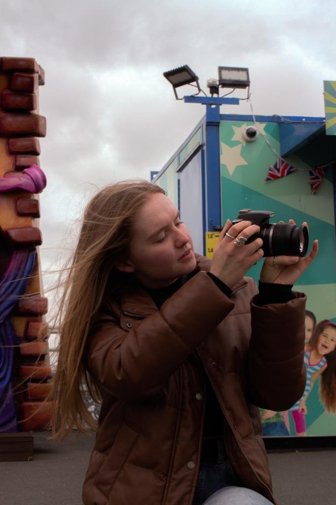 Issie Collier | BTS Photographer