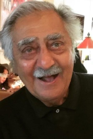 et billede af John Doumanian