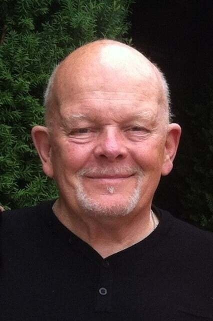 et billede af James Hibbard