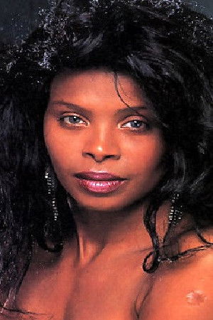 et billede af Sirena Lewis