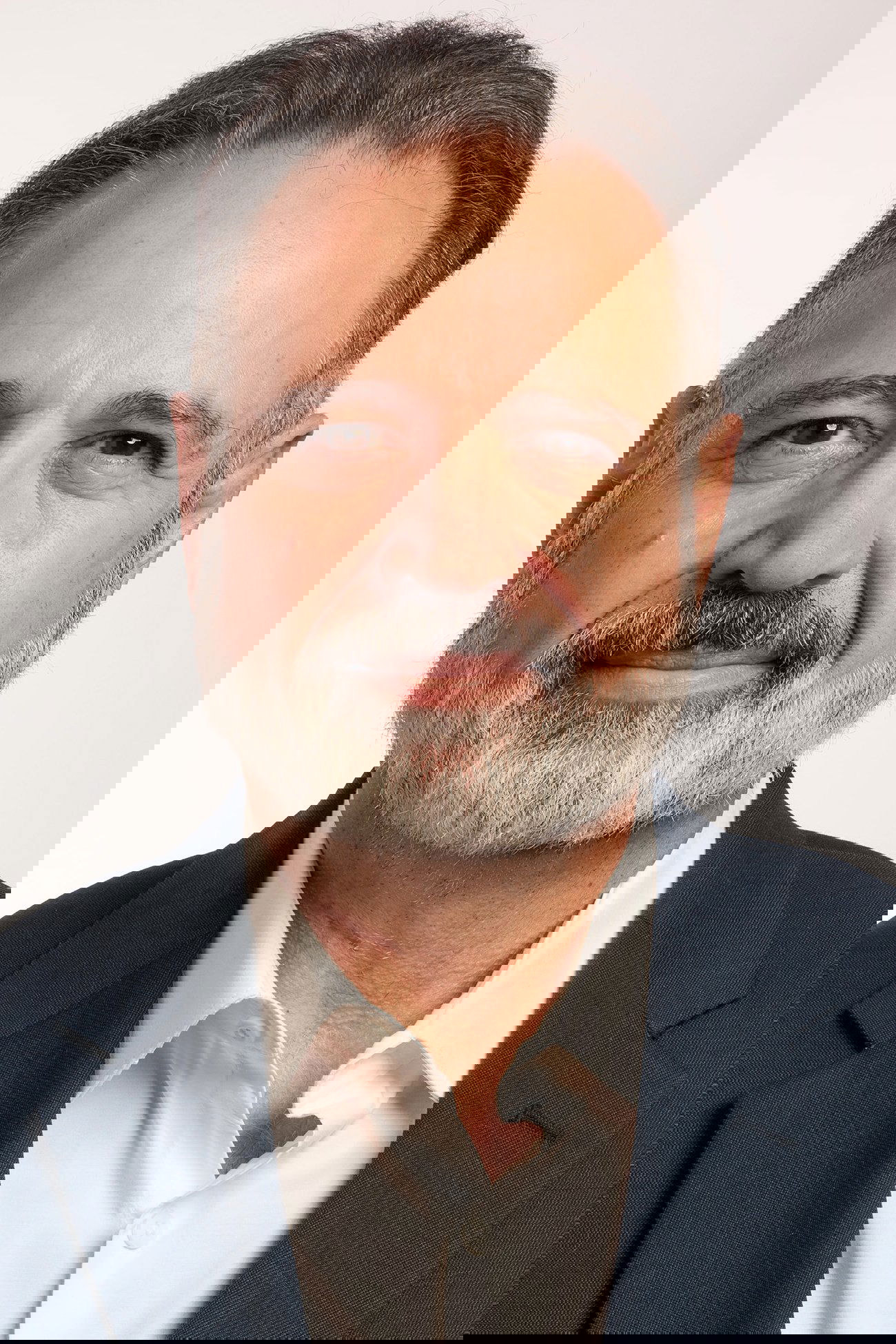 et billede af Robert J Morgalo