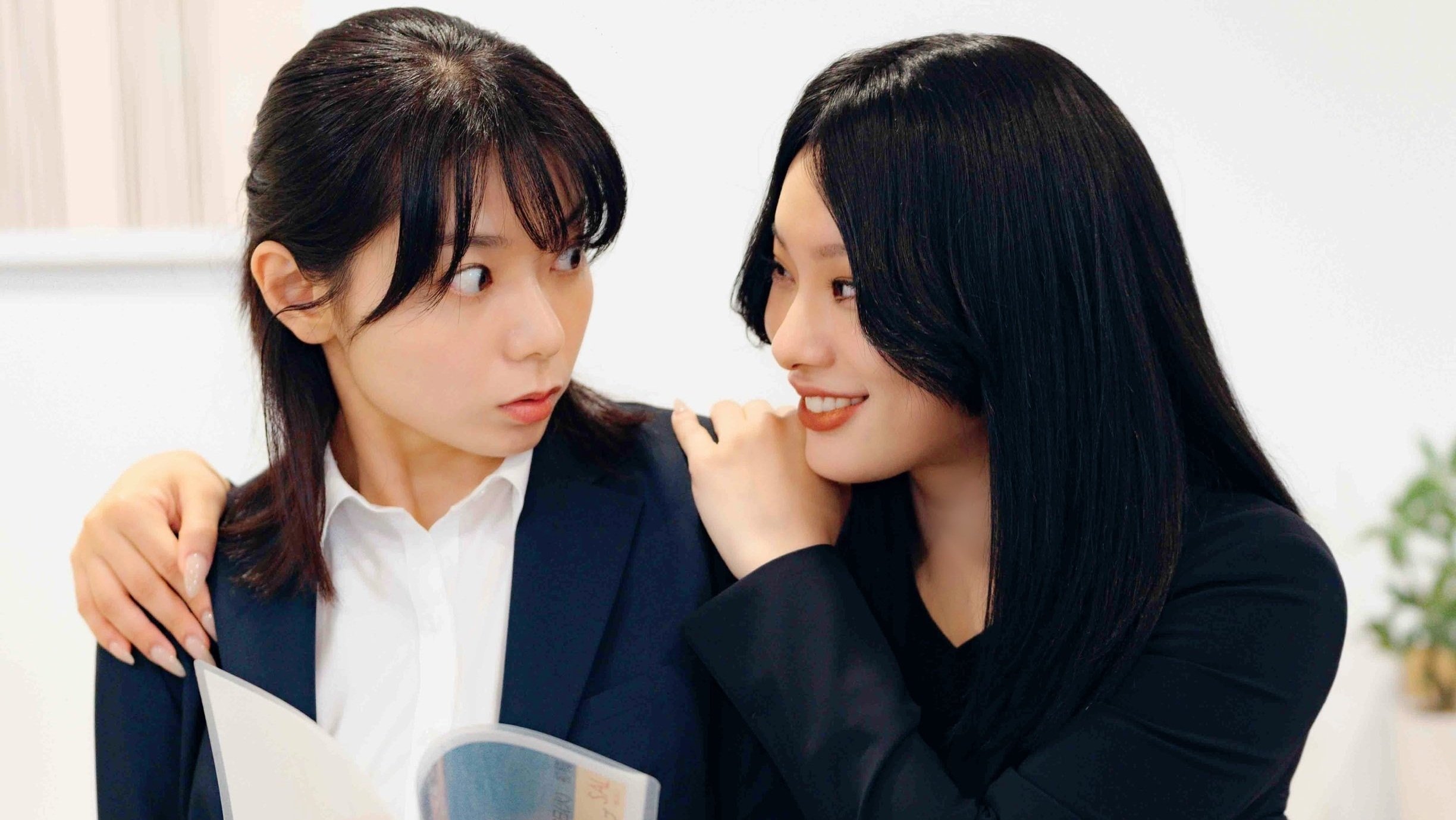 AYAKA is in LOVE with HIROKO