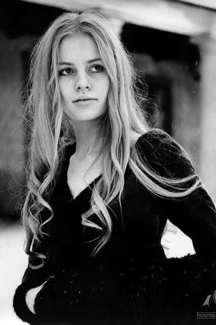 Anna Parzonka's picture in the cast