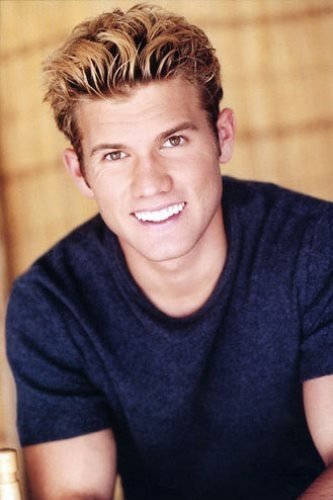 et billede af Ryan Thomas