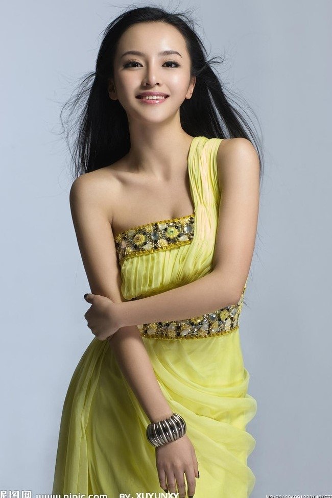 Si Si Lu's picture in the cast