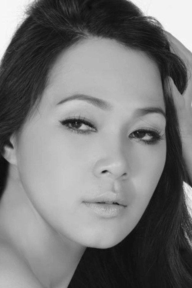 Đinh Y Nhung's picture in the cast