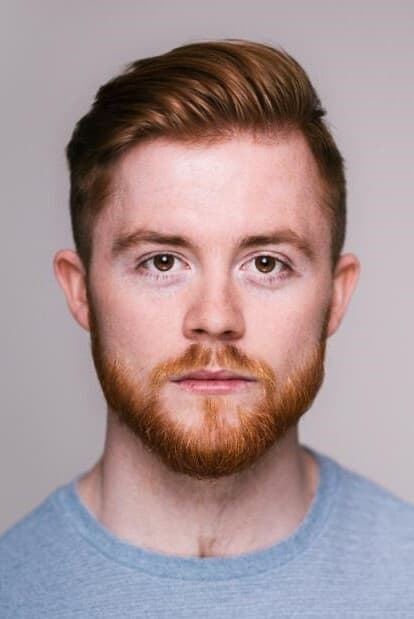 et billede af Angus Castle-Doughty