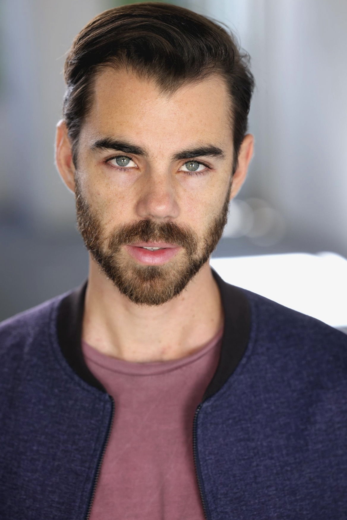 et billede af Logan Spahitz