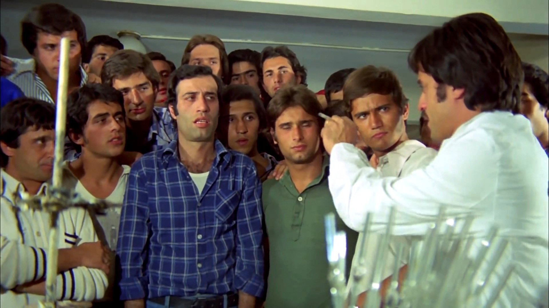 Hababam Sınıfı Uyanıyor (1976)
